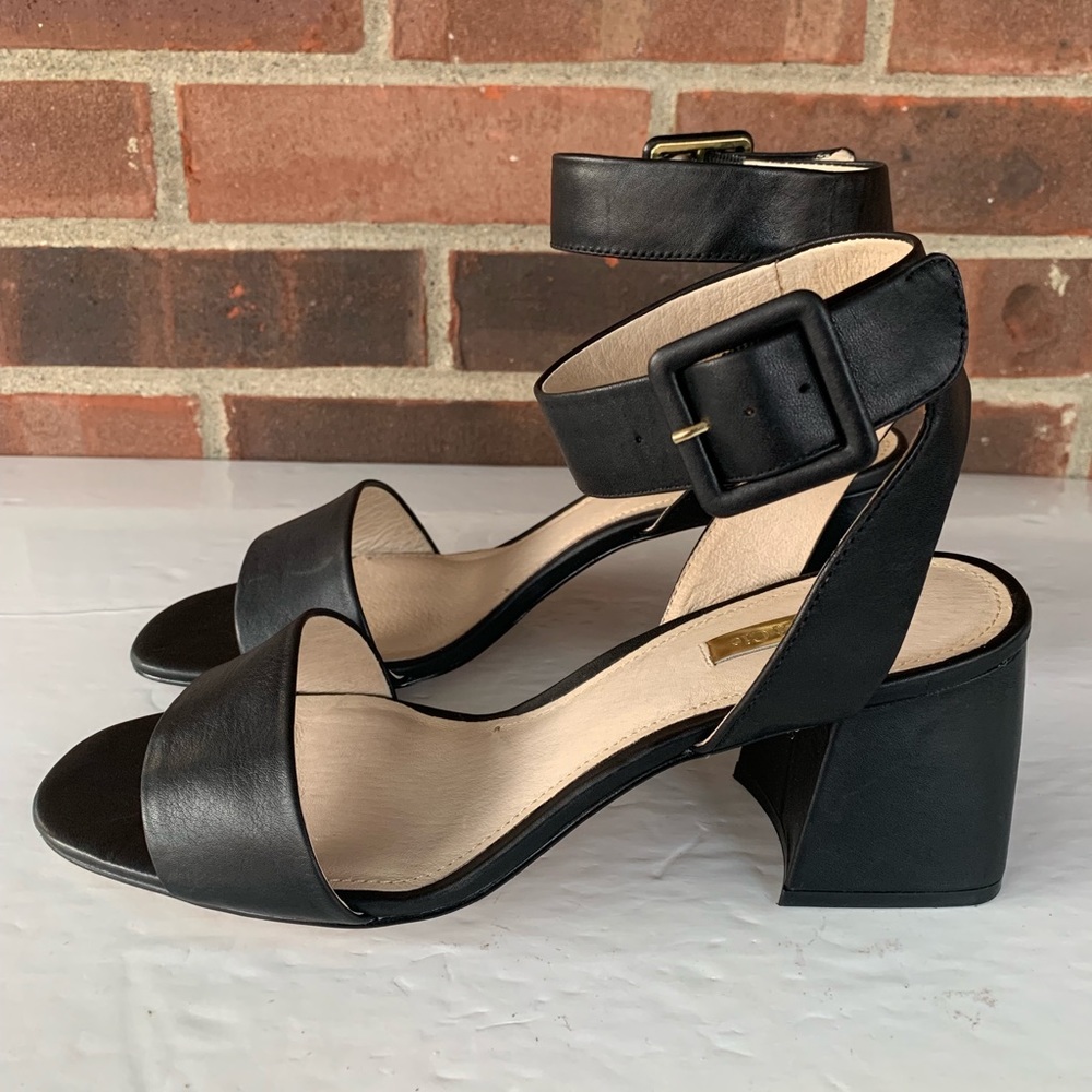 Like new Louise et Cie Kaden leather sandals